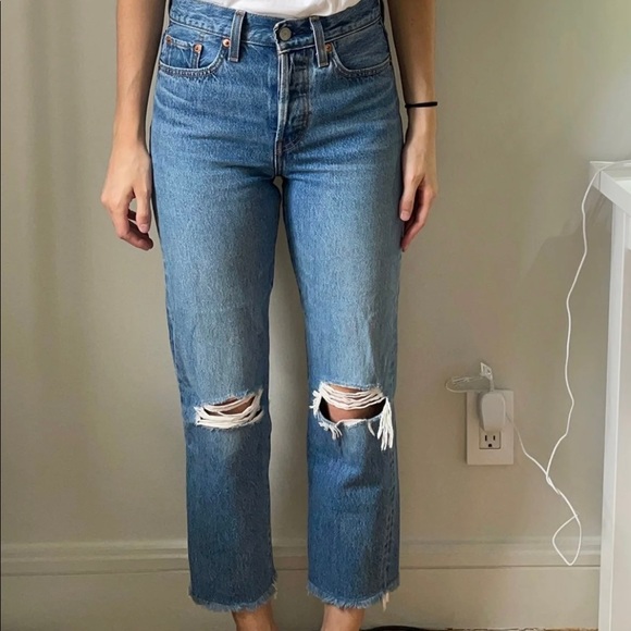 SOLD Levis Wedgie Straight Jeans - Picture 2 of 4